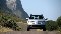 Mitsubishi Outlander - widok z przodu