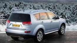 Citroen C-Crosser - widok z tyłu