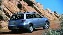 Mitsubishi Outlander - prawy bok