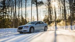 Chrysler 300 Glacier - lewy bok