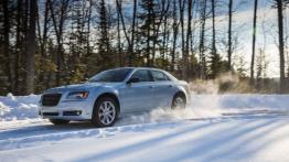 Chrysler 300 Glacier - lewy bok