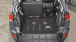 Citroen C-Crosser - tył - bagażnik otwarty