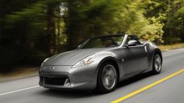 Nissan 370Z Roadster - widok z przodu