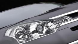 Citroen C-Crosser - prawy przedni reflektor - wyłączony
