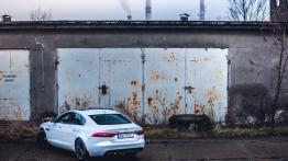 Jaguar XF - czarny charakter