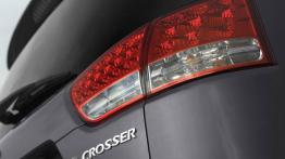 Citroen C-Crosser - prawy tylny reflektor - wyłączony