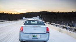 Chrysler 300 Glacier - widok z tyłu