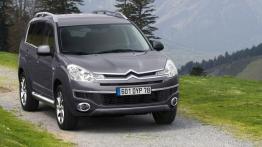Citroen C-Crosser - przód - reflektory wyłączone