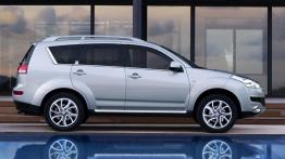 Citroen C-Crosser - prawy bok