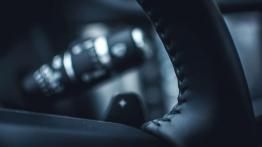 Jaguar XF - czarny charakter