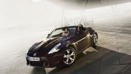 Nissan 370Z Roadster - widok z przodu