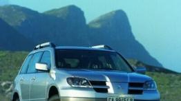 Mitsubishi Outlander - prawy bok