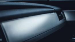 Jaguar XF - czarny charakter