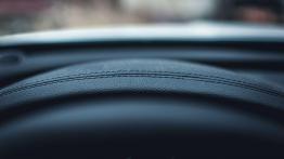 Jaguar XF - czarny charakter