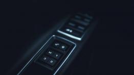 Jaguar XF - czarny charakter