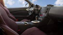 Nissan 370Z Roadster - widok ogólny wnętrza z przodu