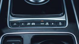 Jaguar XF - czarny charakter