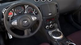 Nissan 370Z Roadster - pełny panel przedni