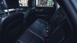 Jaguar XF - czarny charakter