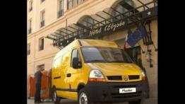 Renault Master - przód - reflektory wyłączone