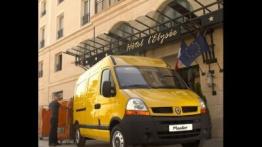 Renault Master - przód - reflektory wyłączone