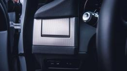 Jaguar XF - czarny charakter