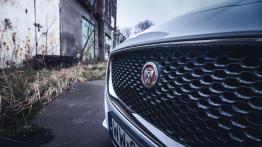 Jaguar XF - czarny charakter