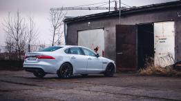 Jaguar XF - czarny charakter