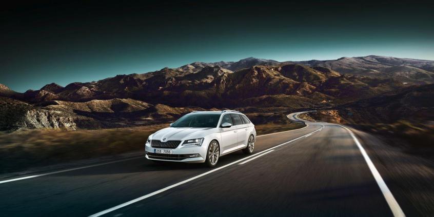 Pełna widoczność także zimą: nowe funkcje dynamicznego oświetlenia SKODY Superb