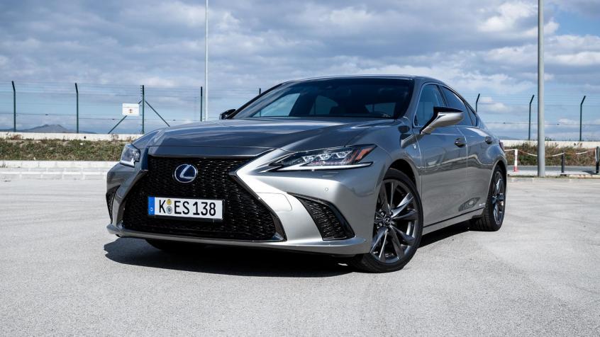 Lexus ES