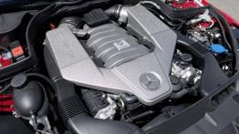 Mercedes C63 AMG Coupe Black Series - silnik