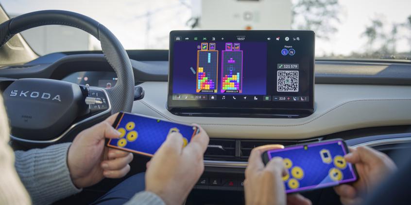 Skoda ostrzeże Cię przed policją i... pozwoli zagrać w Tetrisa. Rewolucyjna aktualizacja już jest!