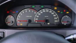 Hyundai Trajet - deska rozdzielcza