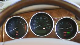 Jaguar XK8 Cabriolet - deska rozdzielcza