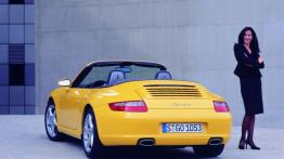 Porsche 911 Carrera Cabriolet - widok z tyłu