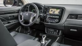 100 000 Mitsubishi Outlanderów PHEV!