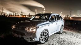 Mitsubishi Outlander III PHEV - lewy bok