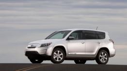 Toyota RAV4 EV - lewy bok