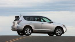Toyota RAV4 EV - prawy bok