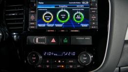 Mitsubishi Outlander III PHEV - konsola środkowa