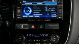 Mitsubishi Outlander III PHEV - konsola środkowa
