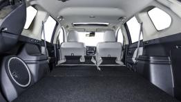 Mitsubishi Outlander III PHEV - tylna kanapa złożona, widok z bagażnika