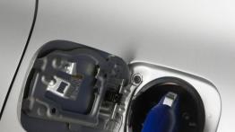 Toyota RAV4 EV - gniazdo ładowania