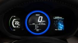 Toyota RAV4 EV - komputer pokładowy