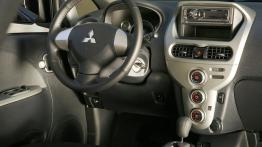 Mitsubishi I-MiEV - pełny panel przedni