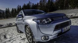 Mitsubishi Outlander III PHEV - widok z przodu