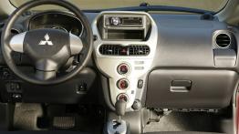 Mitsubishi I-MiEV - pełny panel przedni