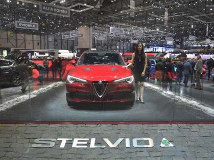 #alfaromeo #lamborghini #genewa