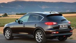 Infiniti EX - widok z tyłu