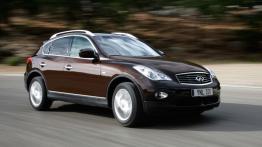 Infiniti EX - widok z przodu